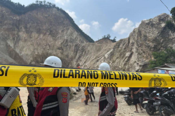 Tambang Galian C Gunung Kuda Cirebon Disegel, Izin Operasional Dicabut!