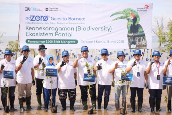 Telkom Lestarikan Alam Lewat Aksi Penanaman Ribuan Mangrove di Tarakan