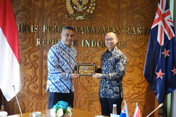 Waka MPR Eddy Soeparno dan Dubes Selandia Baru Bahas Potensi Pengembangan Geothermal