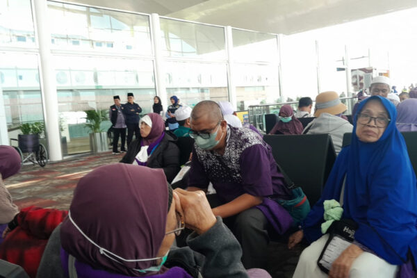 Jemaah Haji Kloter 12 Asal Depok Akan Terbang dari Kualanamu ke Jakarta Pagi Ini