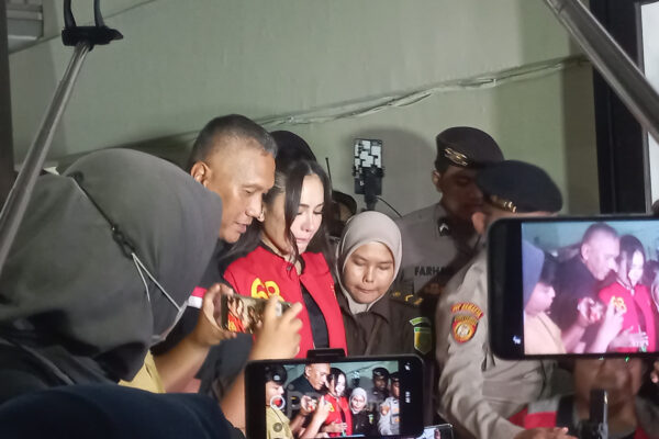 Nikita Mirzani Akui Emosional Hingga Menangis Di Sidang Vadel Badjideh Gegara Ini