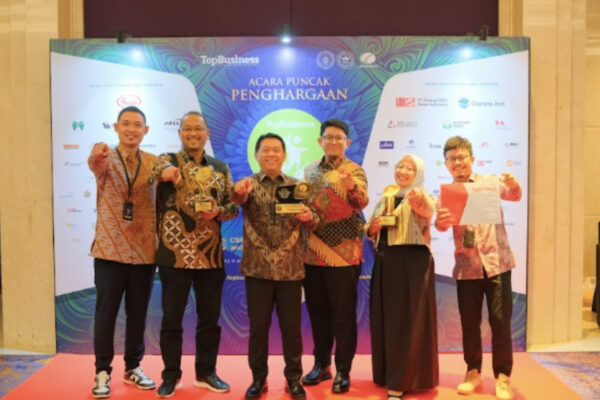 Pupuk Kaltim Raih 3 Penghargaan Tertinggi di Ajang TOP CSR Awards 2025