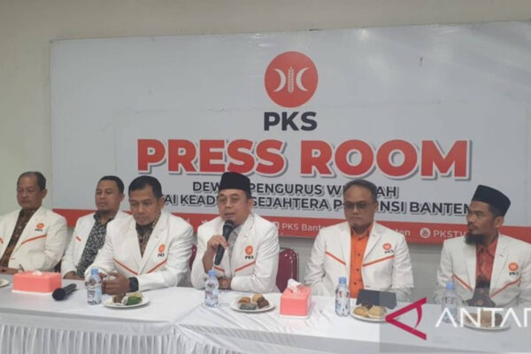 Wakil Ketua DPRD Banten Fraksi PKS Titip Siswa SPMB